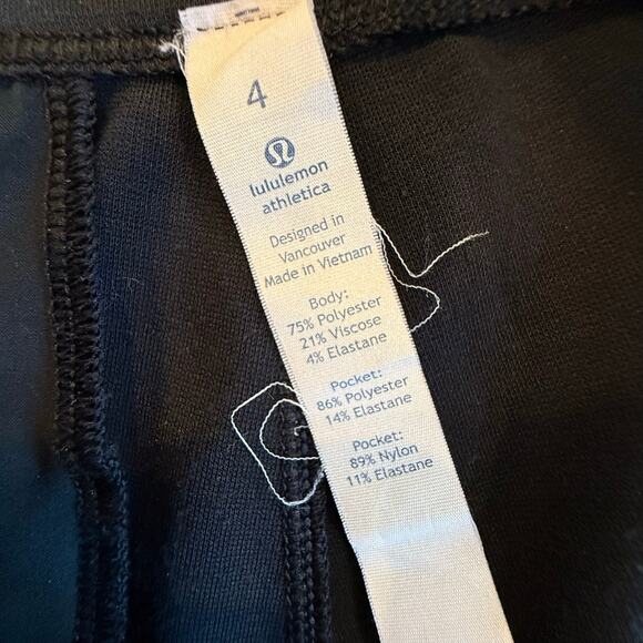 Lululemon Cuffed Pocket Shorts Black Stretch Black Sz 4 Casual Travel Versatile - Picture 6 of 10